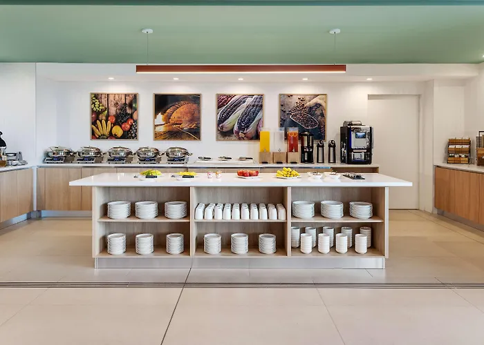 Hampton By Hilton Guanacaste Airport 3*