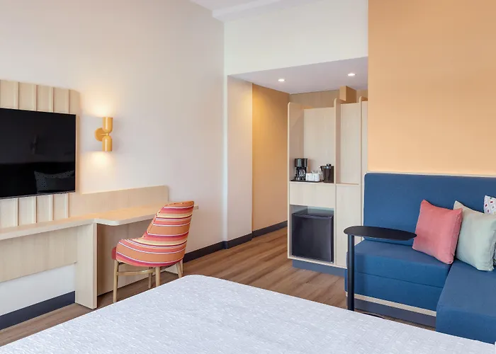Hampton By Hilton Guanacaste Airport Hotel 3*